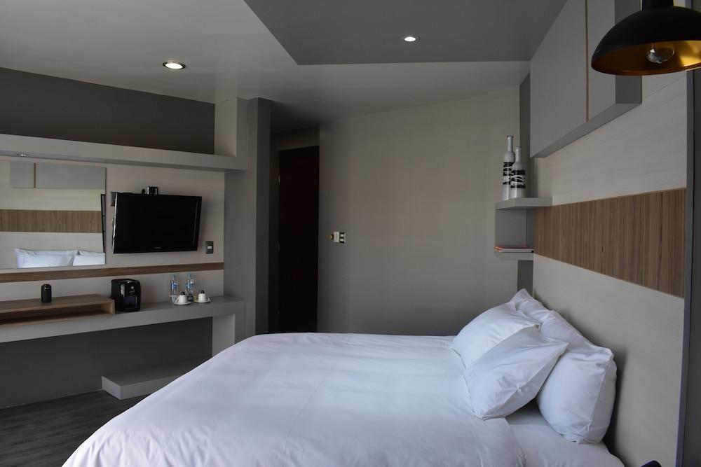 Esduma Hk Hotel Pachuca Exterior photo