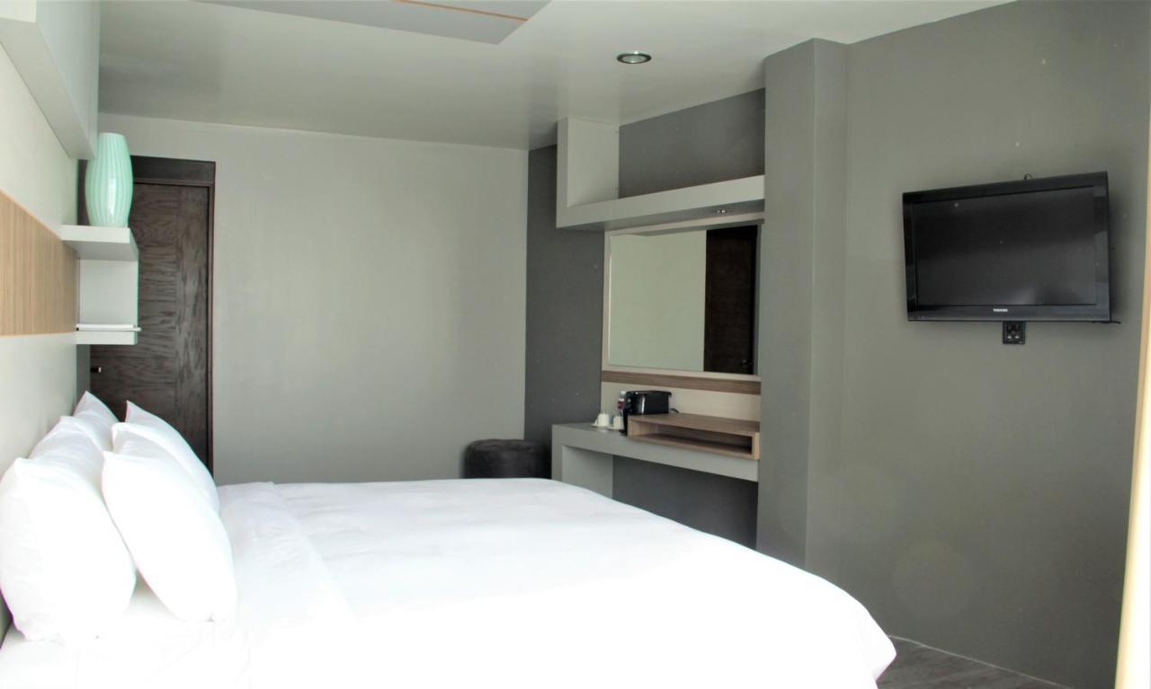 Esduma Hk Hotel Pachuca Exterior photo